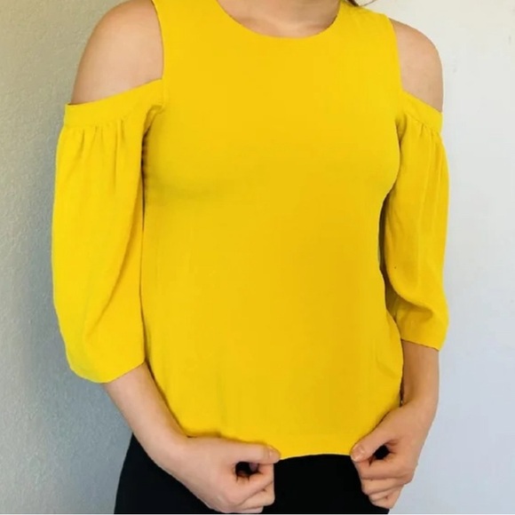 ANN TAYLOR Cold Off the Shoulder Blouse Bell Sleeve Top Yellow Mustard Size SP - Picture 2 of 11